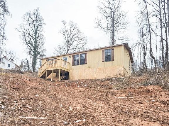 3rd image of 679 Ridge Rd