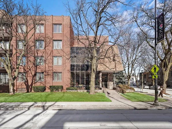 5200 Oakton St APT 108, Skokie, IL 60077