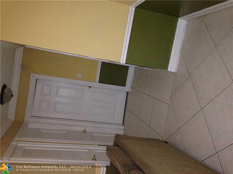 2nd image of 560 NE 38th St