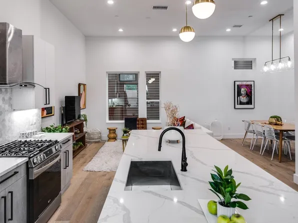 4208 Live Oak St #107, Dallas, TX 75204