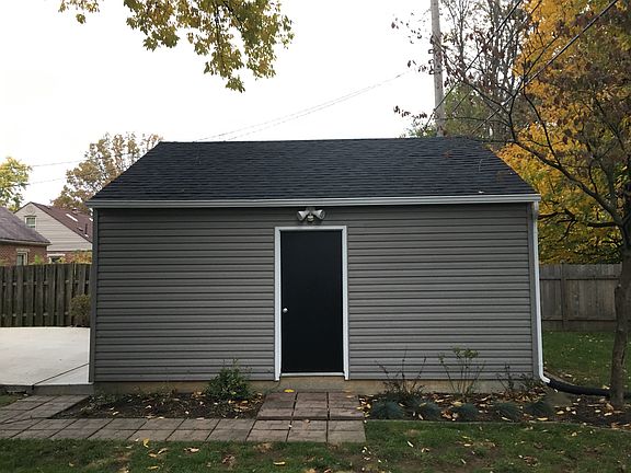 2nd image of 816 Acorn Dr