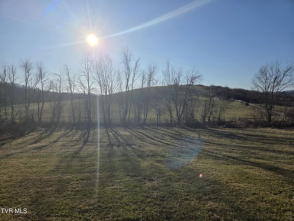 2nd image of 158 North Dr