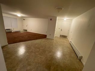 15 Mopsic Ct APT 211, Norwich, CT 06360