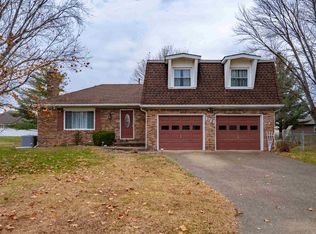8722 Windsor Dr, Newburgh, IN 47630