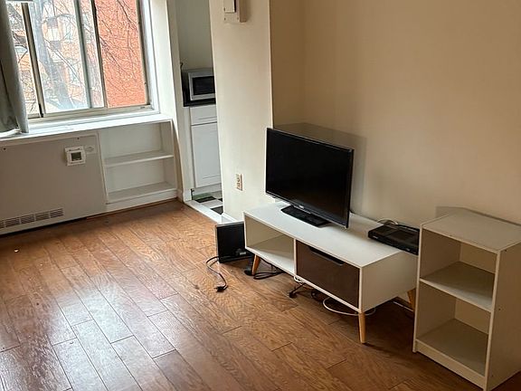 2nd image of 1111 Arlington Blvd APT 434