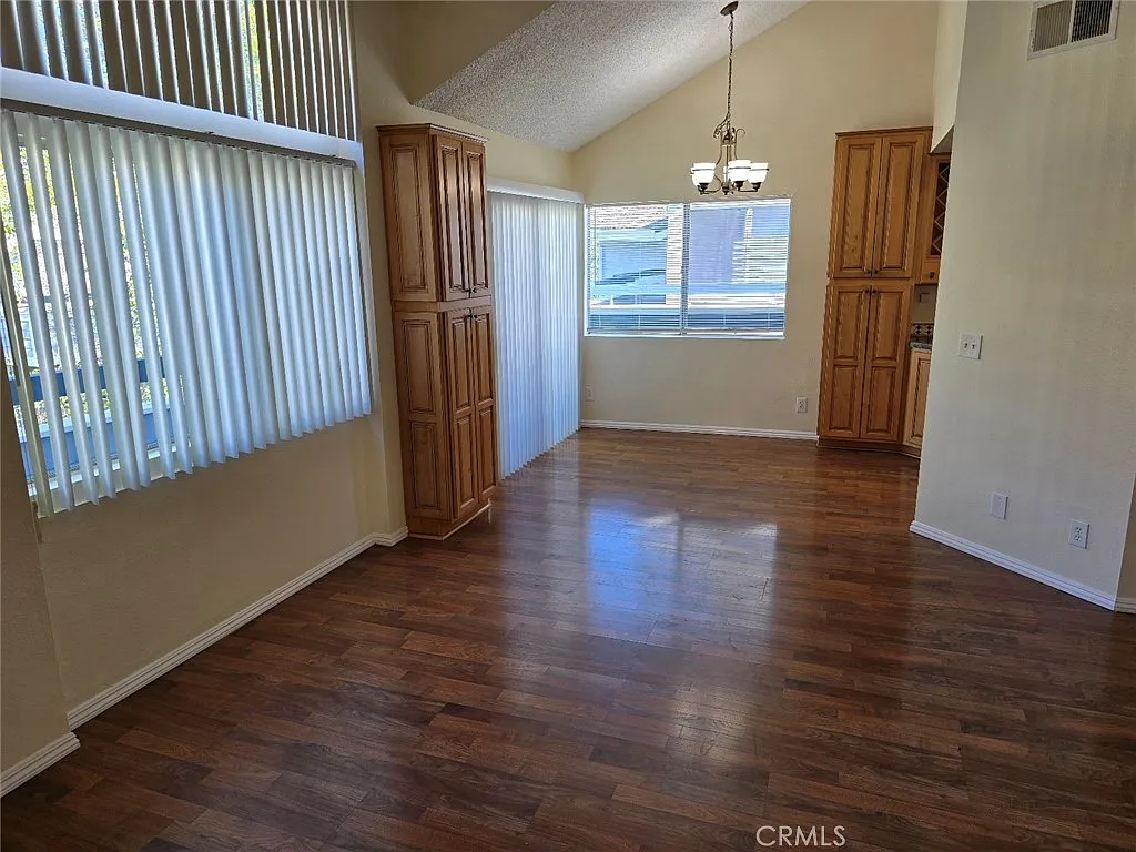 2 bed, 1064 sqft, $2,675 — Photo 2