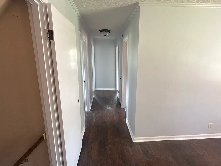 1006 Mitchell St — Photo 12