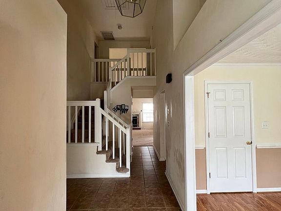 3rd image of 904 Wynstone Ct