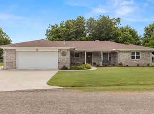 1913 Ridgecrest Dr, Perry, OK 73077