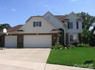 11755 Hunters Park Ct, Livonia, MI 48150
