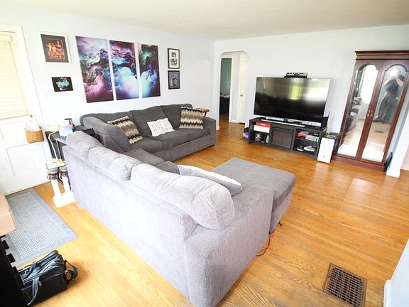 3rd image of 1435 Helma Ave