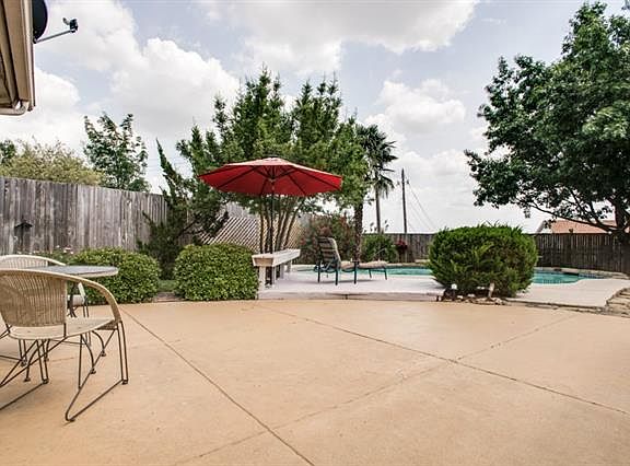 2nd image of 4637 Freeman Dr
