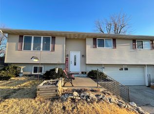 4513 W Ely Rd, Hannibal, MO 63401