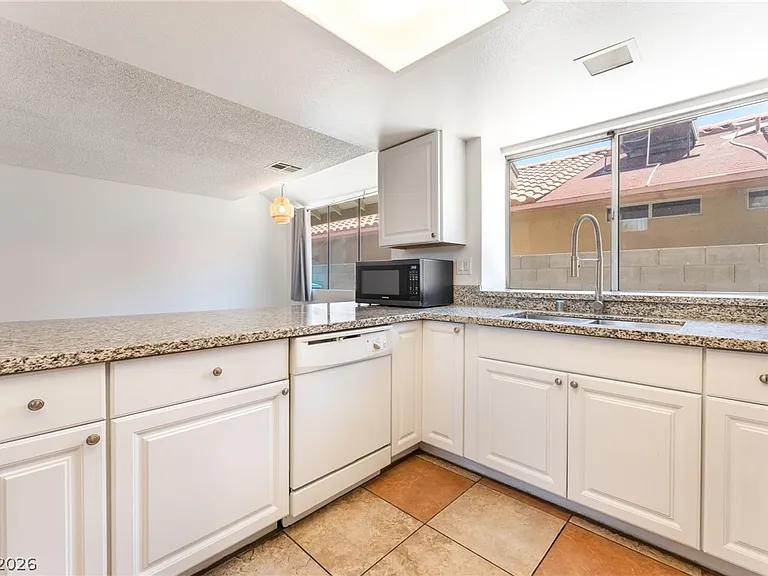 2655 Par Four Ln — Photo 13