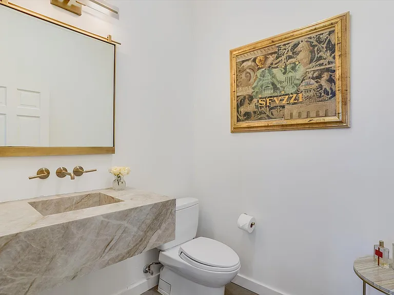 3705 Gilbert St #2 — Photo 11