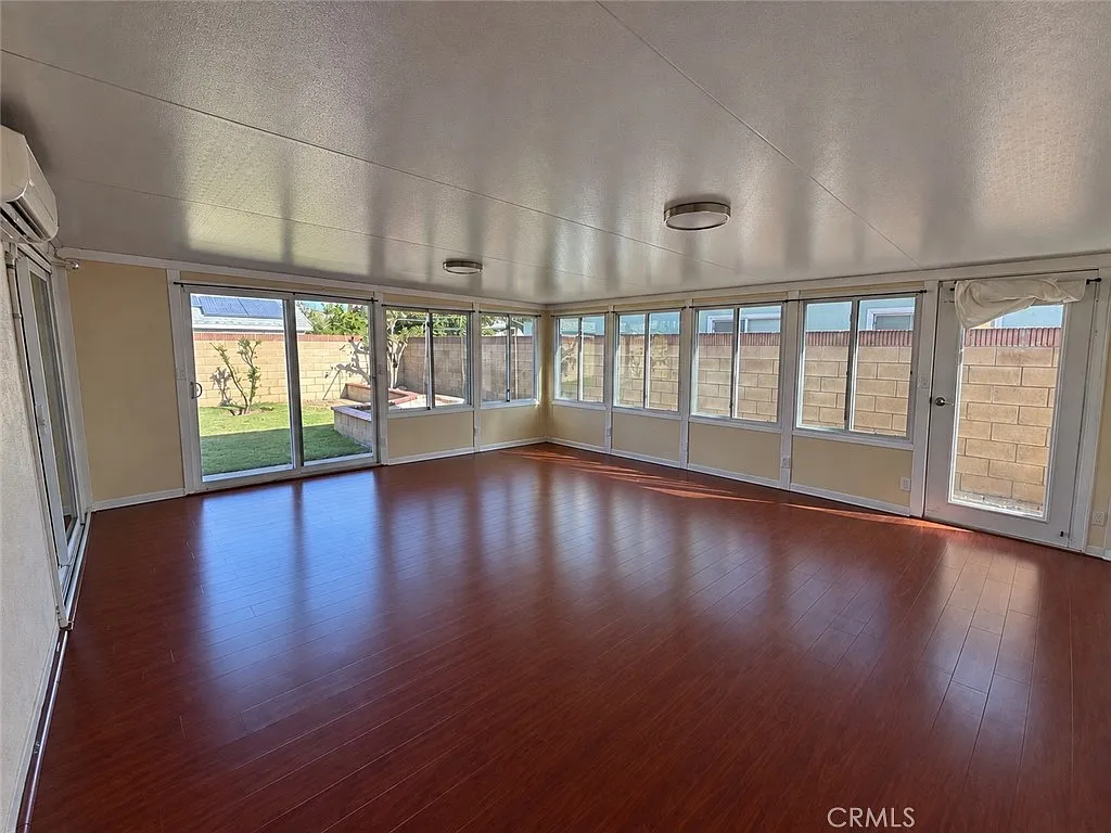 3 bed, 1420 sqft, $3,950 — Photo 4