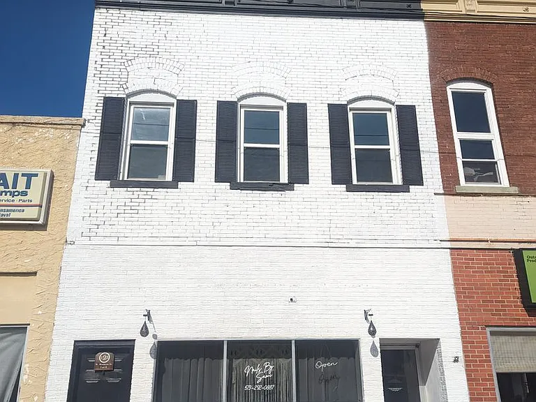 123 W Moniteau St — Photo 1