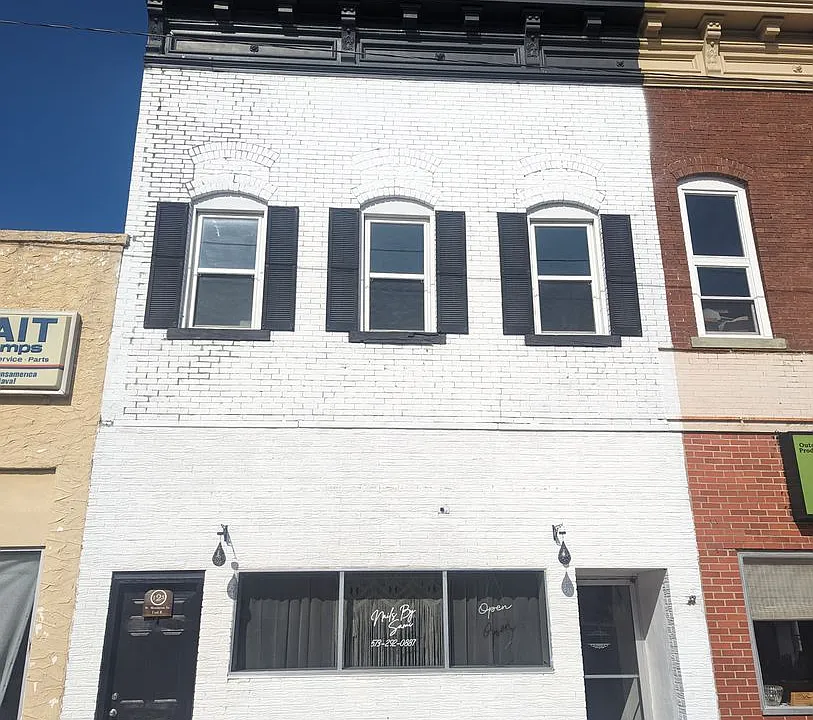 123 W Moniteau St