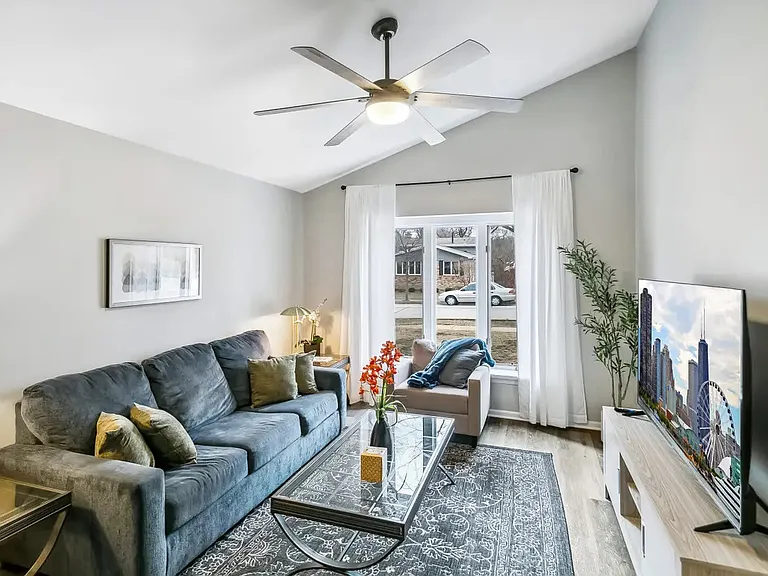 251 Harding Ave — Photo 5