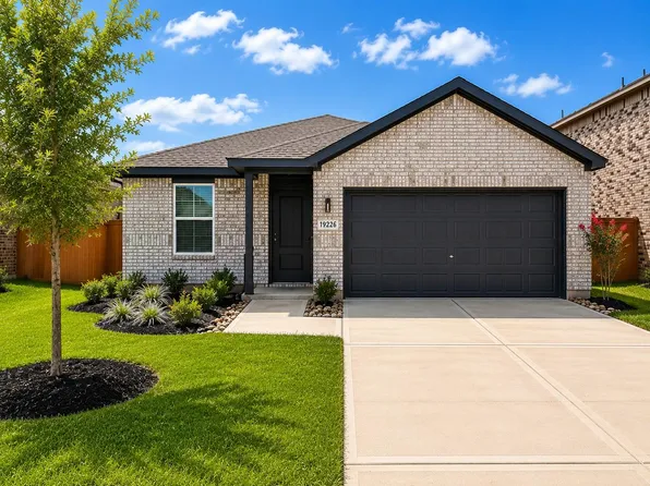 19226 Saint Green Dr, Hockley, TX 77447