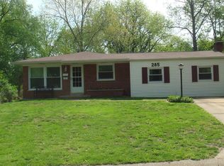 285 Saint Patrick Ln, Florissant, MO 63031