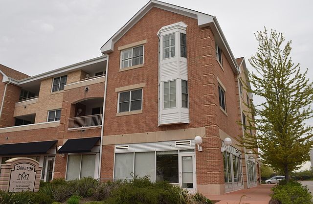 1st image of 2300 Chestnut Ave Unit 305