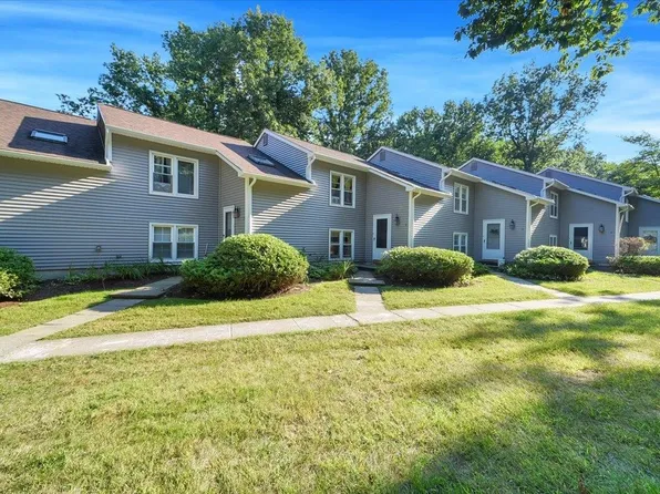 256 Oak Circle unit 4, Colchester, VT 05446