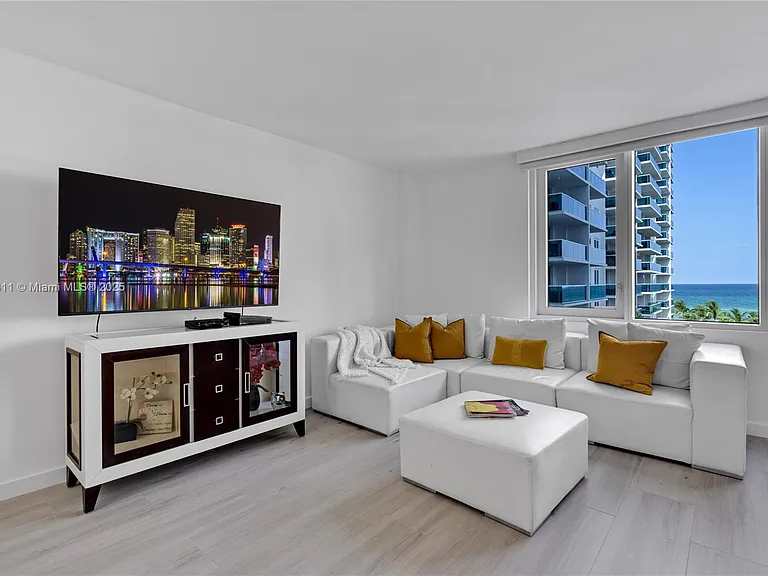 2301 Collins Ave #542 — Photo 12