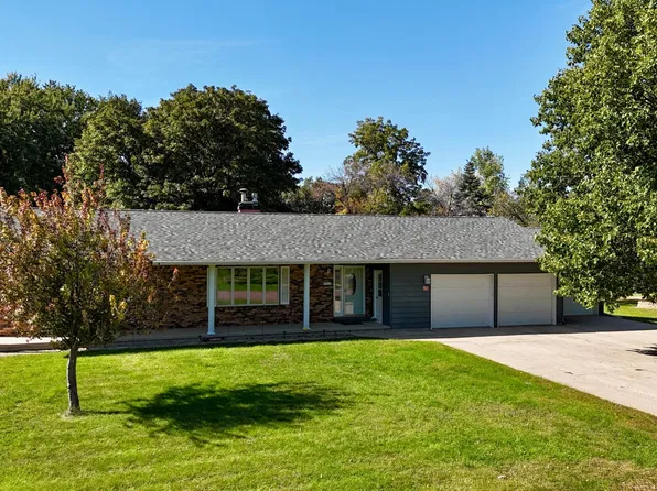 615 Lake Ave E, Fulda, MN 56131