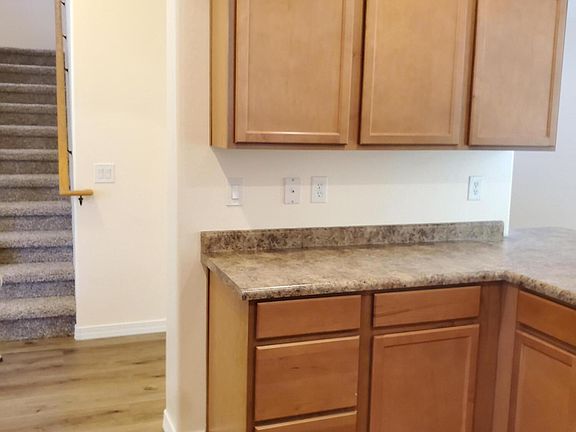 4th image of 3944 E LESLIE Drive E