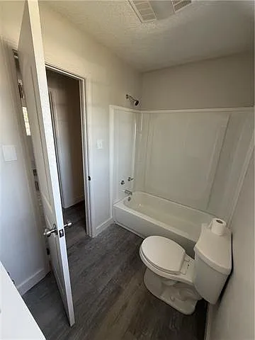 203 E Moreau St — Photo 10