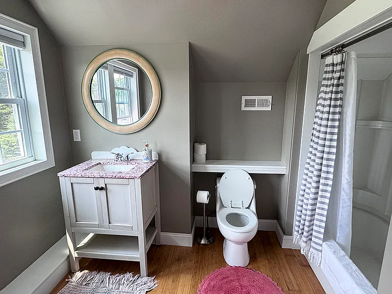 Upper floor bathroom.