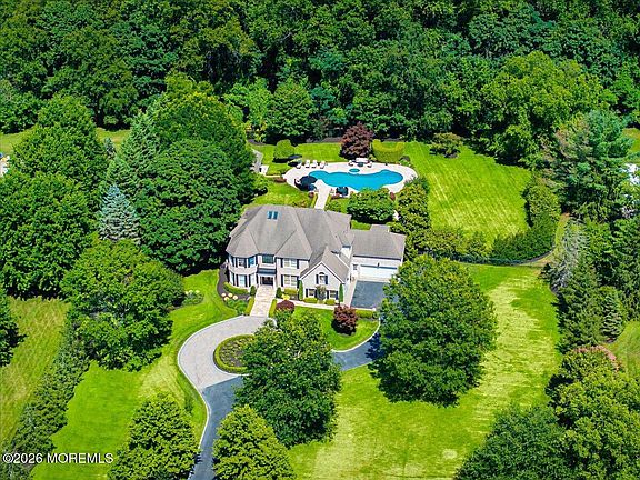 4th image of 422 Everett Road