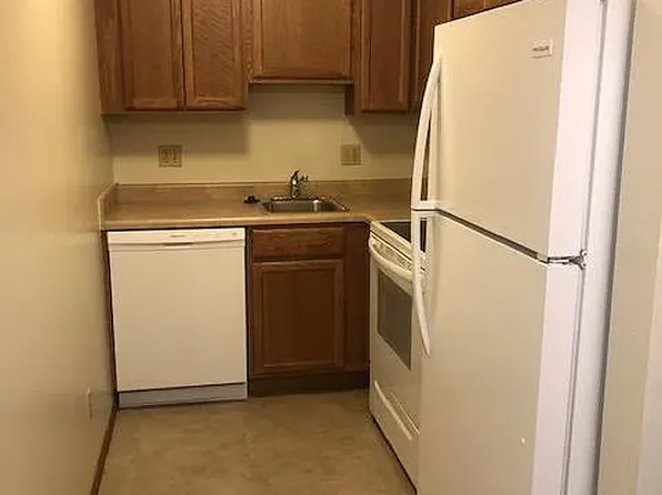 1305 Sunset St #10, Iowa City, IA 52246