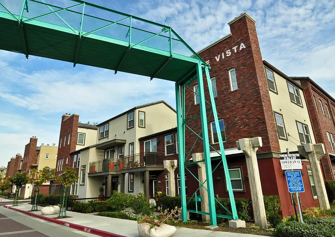 3 bed, 1626 sqft, $4,595 — Photo 1