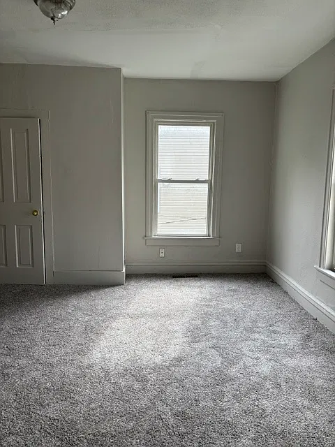 2 bed, $895 — Photo 4