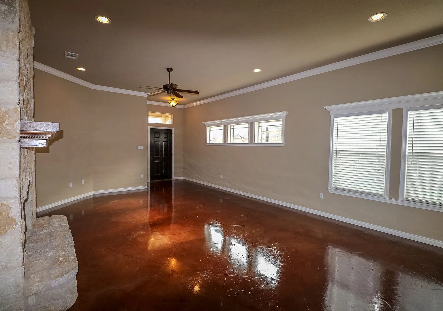 4 Bedroom Single Family Home: — Photo 3