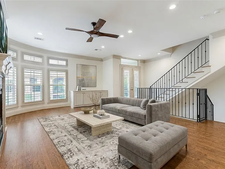 6302 Prague St — Photo 10