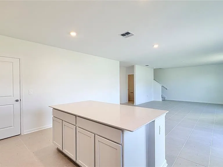 1558 Loxley Trl — Photo 14