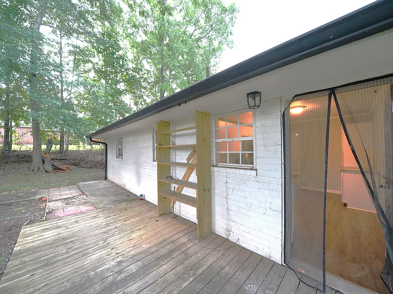 163 Carrollton St — Photo 3