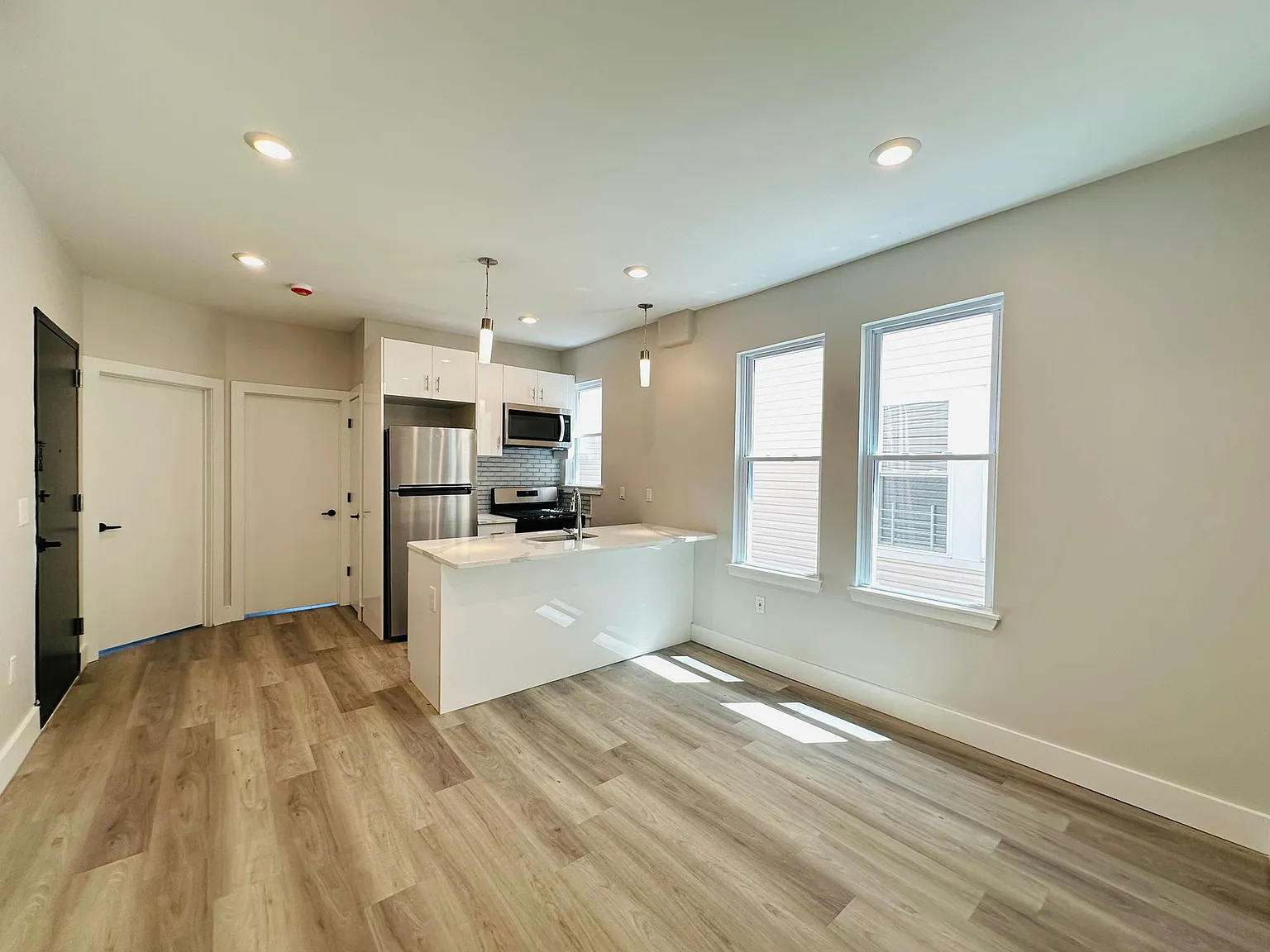124 Neptune Ave — Photo 4
