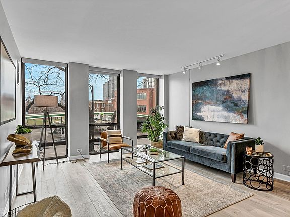 3rd image of 1660 N La Salle Dr #200