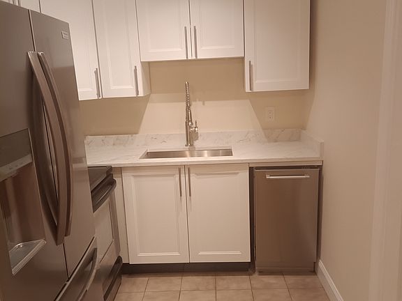 2nd image of 1900 SW 23rd St #1900