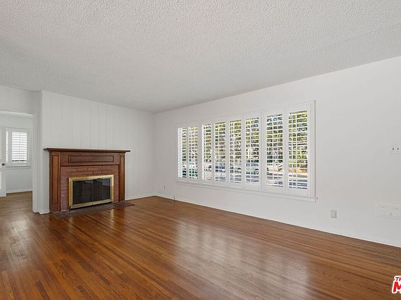 3rd image of 1654 Hill St