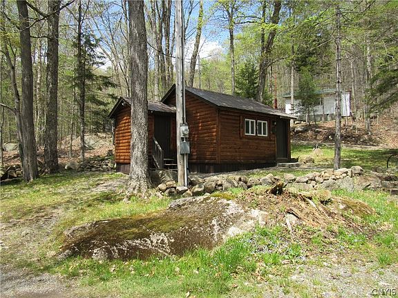 3rd image of 111 Mohawk Dr