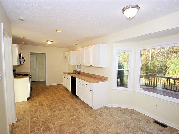 4th image of 7018 Pimlico Dr