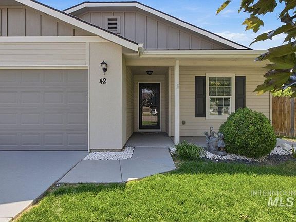 3rd image of 42 S Lemhi Dr