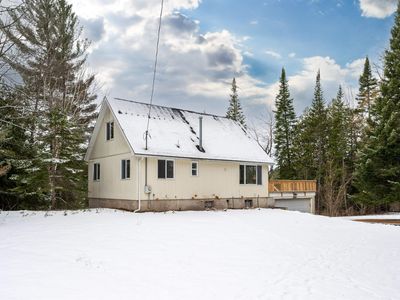 4196 E White Rd, Cedar, MI, 49621