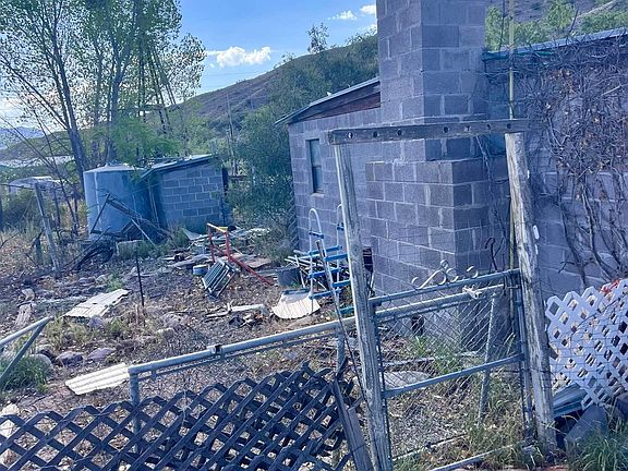2nd image of 368 Animas Creek Rd