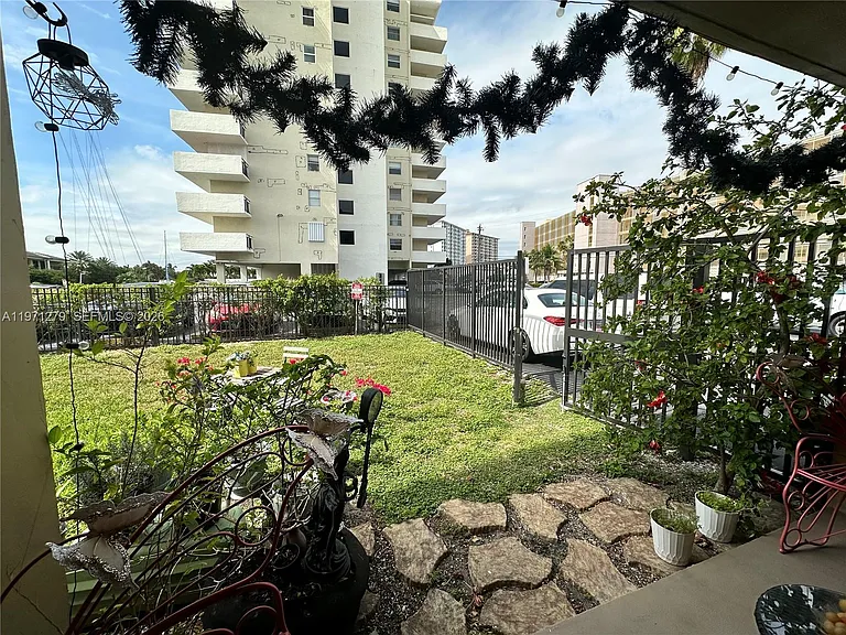 301 Golden Isles Dr #114 — Photo 20